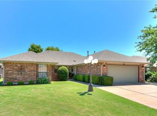 4008 Bar Harbor Cir, Yukon, OK 73099
