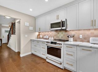10403 NE Maplemont Rd SW, Calgary, AB T2J 1W3