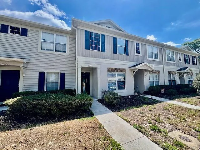 2 bed, 2.5 bath, 1335 sqft, $1,700 — Photo 2