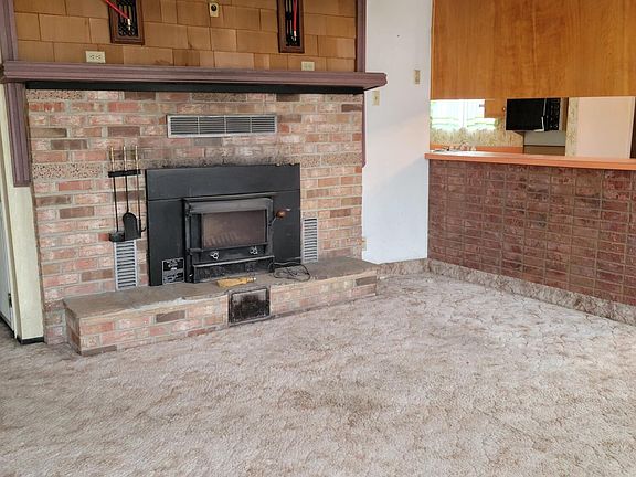 3rd image of 612 F St