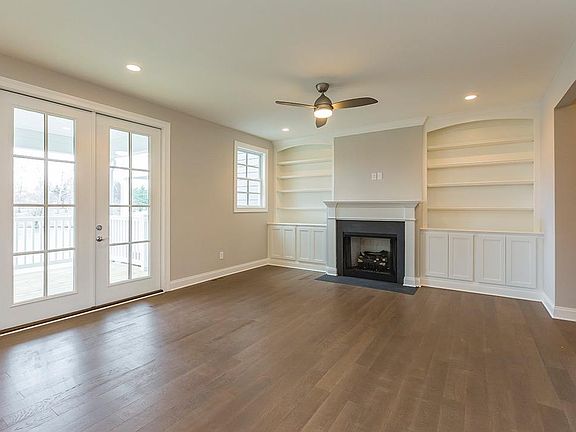 4th image of 2135 Patchen Lake Ln #18