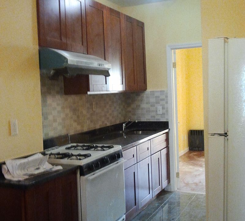 1st image of 387 Woodbine St APT 2L