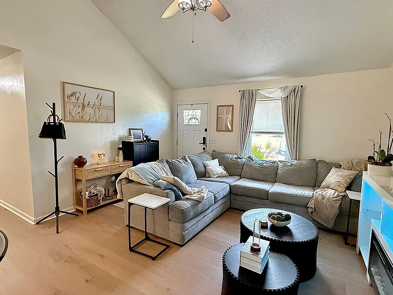 340 Hunters Branch Dr — Photo 3