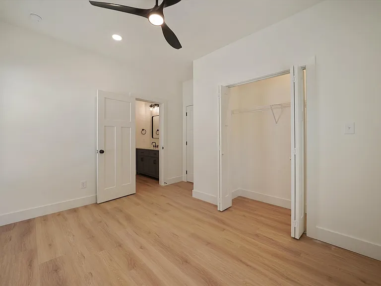 3620 Knott Ave — Photo 6