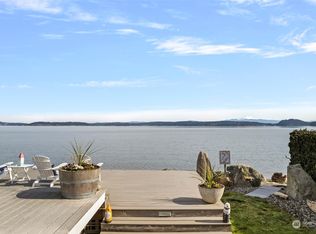 719 Bay Front Ln, Oak Harbor, WA 98277