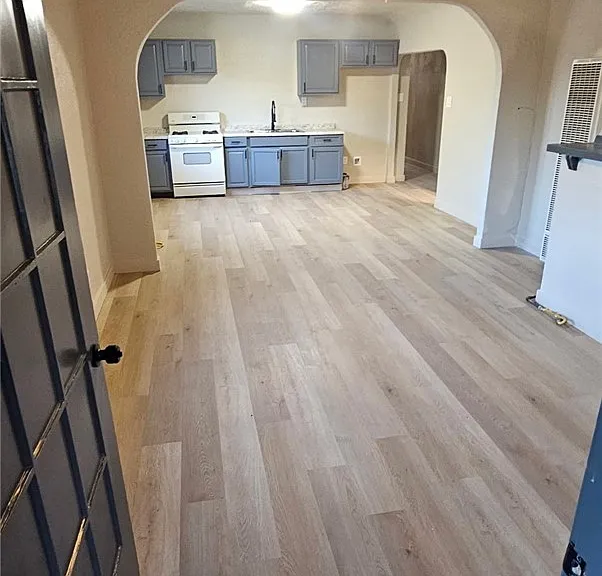 1279 W 9th St #2 — Photo 1