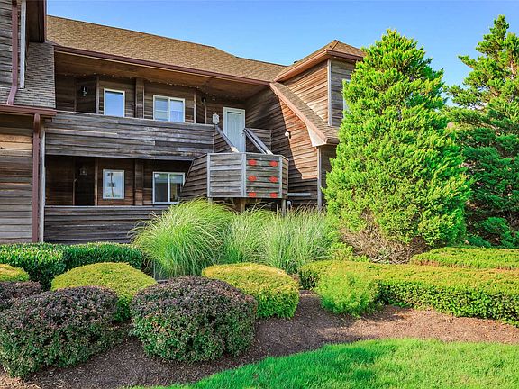 2nd image of 203 Fox Hill Dr
