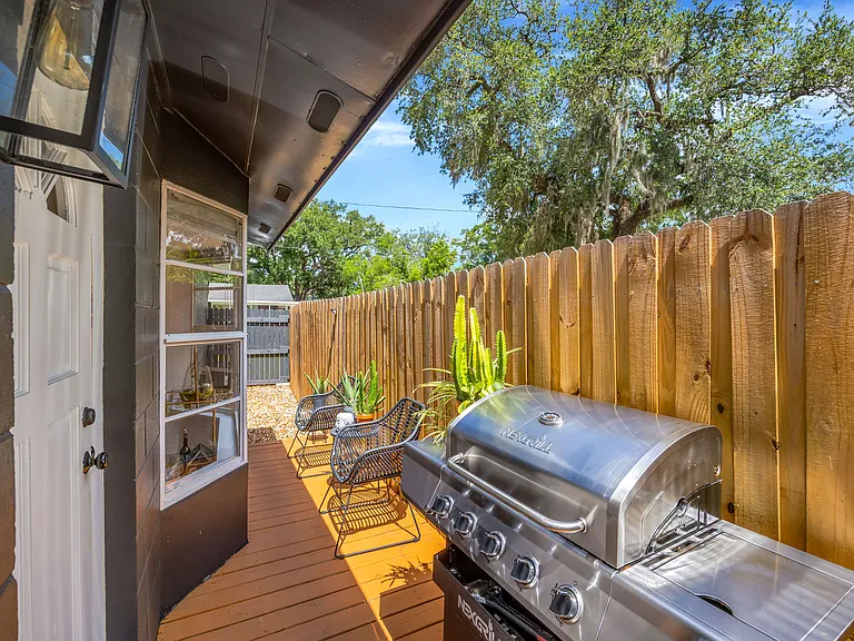 5811 Mabel St — Photo 17