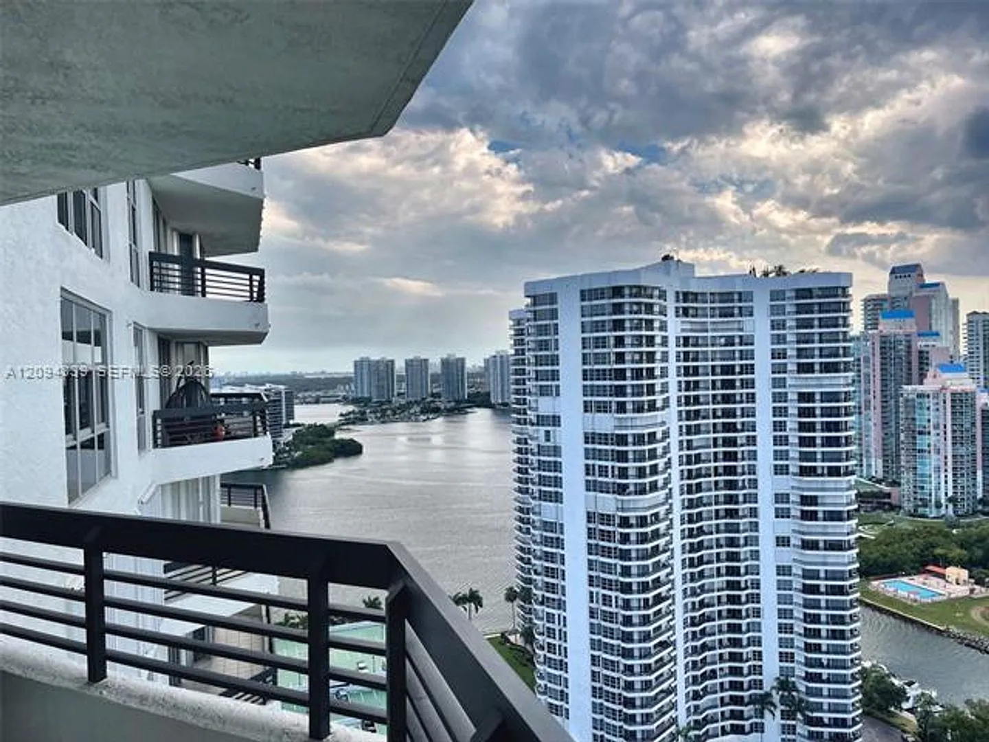 3500 Mystic Pointe Dr cu-3002, Aventura, FL 33180 — Photo 3