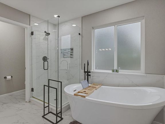 5th image of 115 Odessa Pl