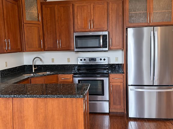 3rd image of 111 W 7th St #1