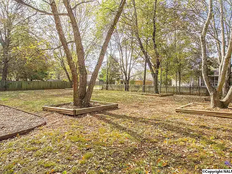 117 Betty Garrett Dr — Photo 15