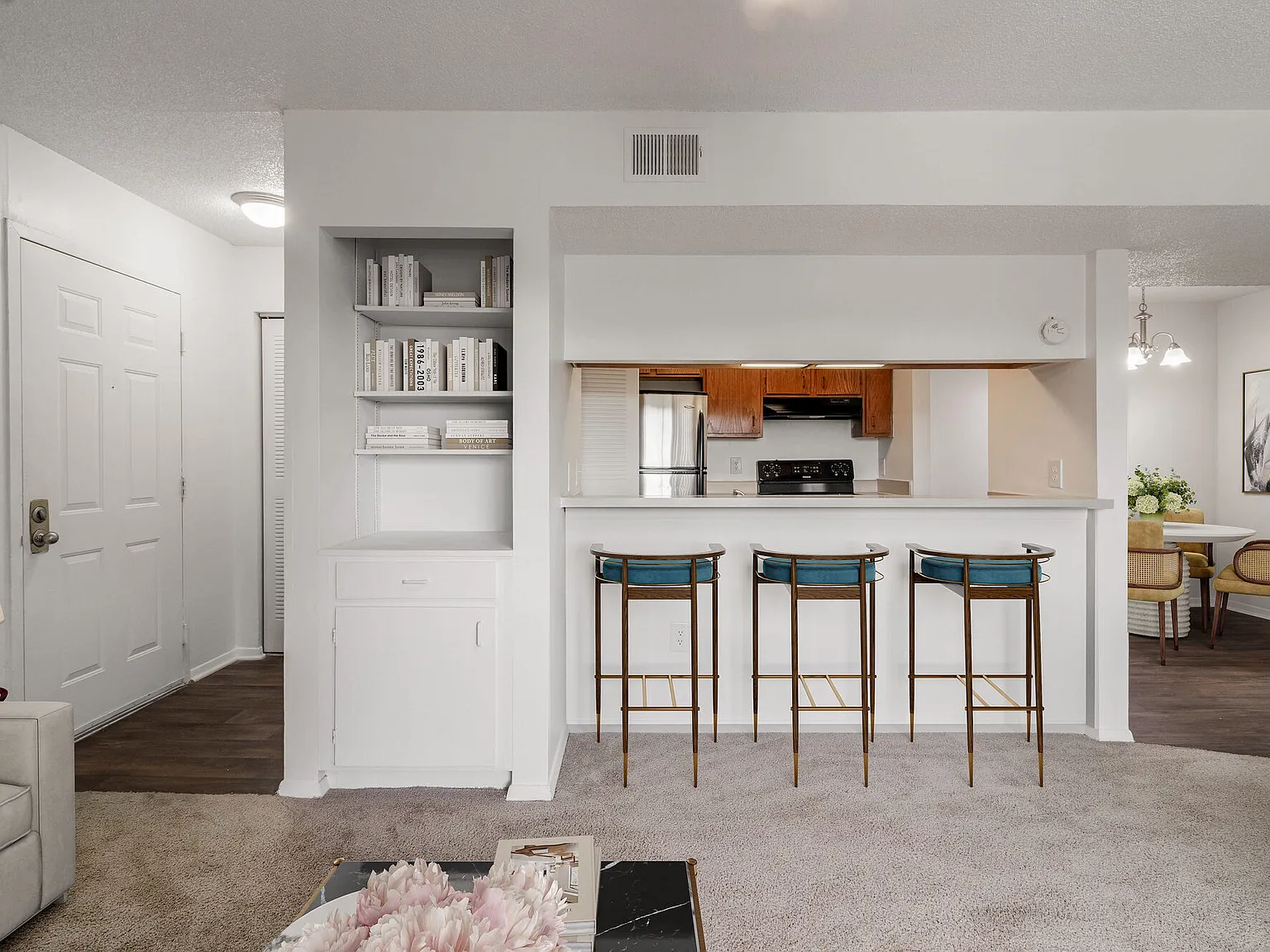 Tamarack on the Lake Apartments — Photo 1