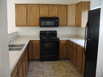 3rd image of 537 E San Carlos Way