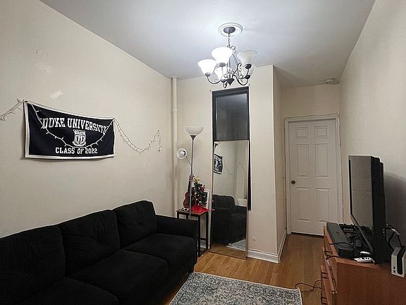 5th image of 315 10th Ave #Loft1