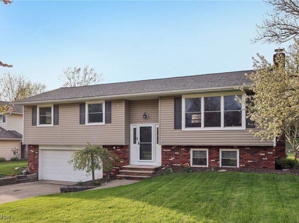 4745 Cottonwood Ln, Brunswick, OH 44212