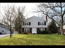 1st image of 300 Canterbury Dr
