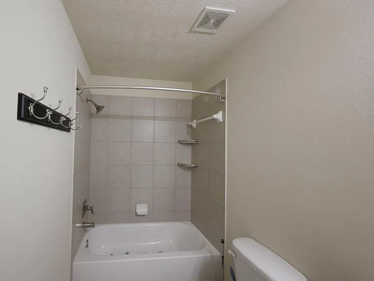 140 Avery Springs Ln — Photo 20