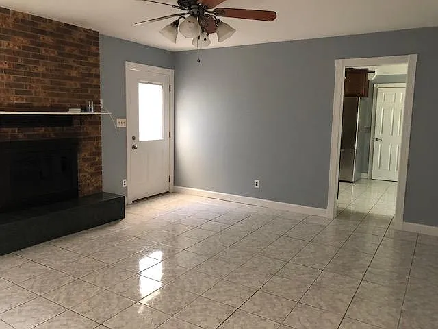 320 S 73rd Ave — Photo 13