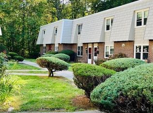67D Dover Ct, Branford, CT 06405