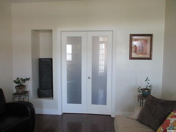2nd image of 860 Boise St