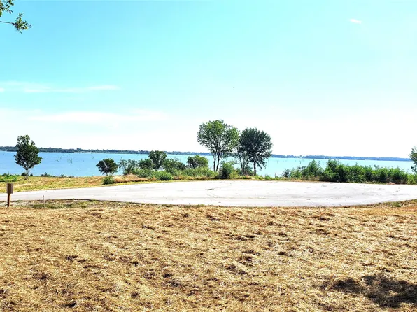 15 Edgewater Way, Corsicana, TX 75109