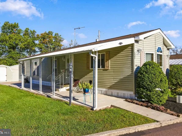 1045 Pine Cir, Telford, PA 18969