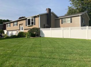 24 Roger Williams Dr, Smithfield, RI 02828