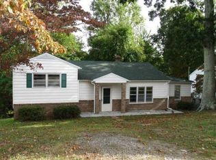 1220 Chatham Rd, Martinsville, VA 24112