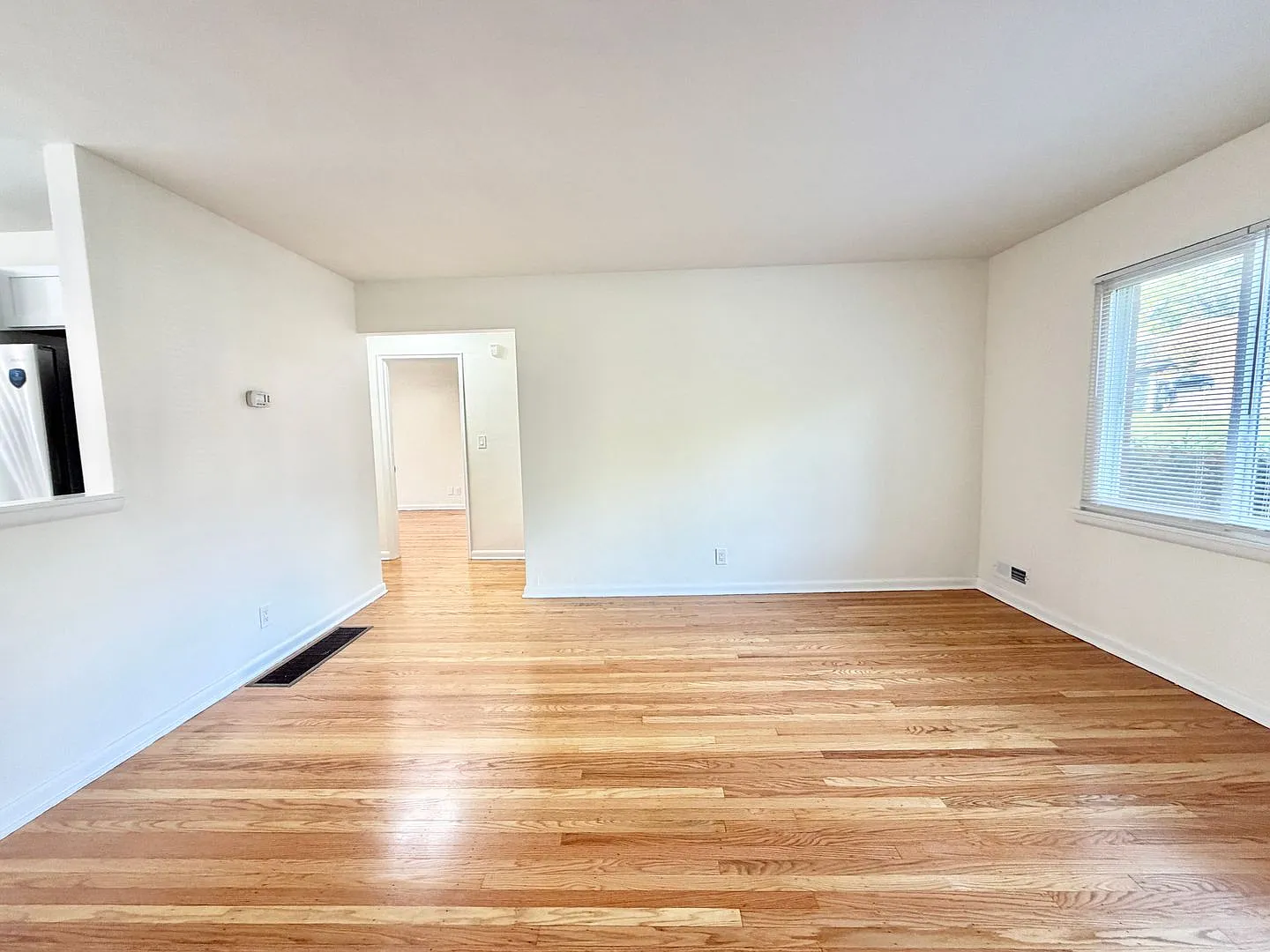 2724 Riedling — Photo 4