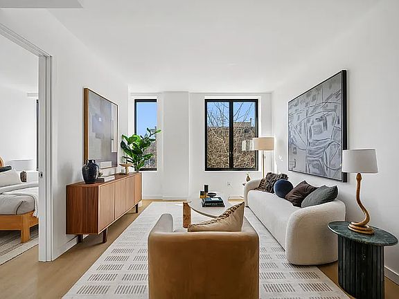 3rd image of 645 Park Pl #7D
