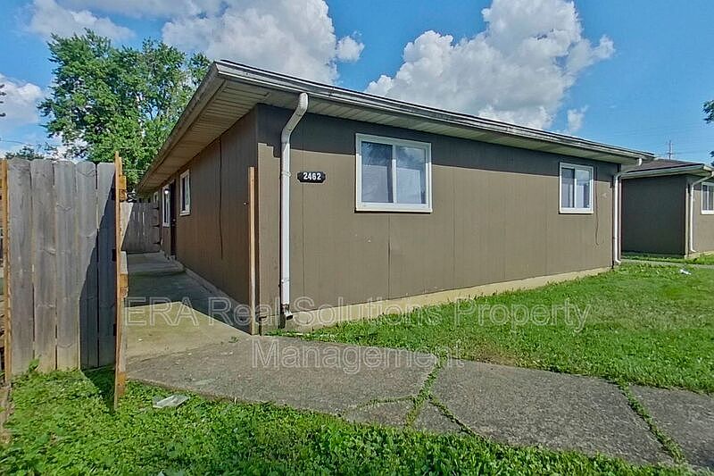 1st image of 2462 Hiawatha St