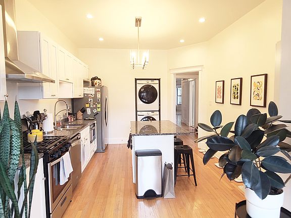 5th image of 1225 W Winnemac Ave APT 3