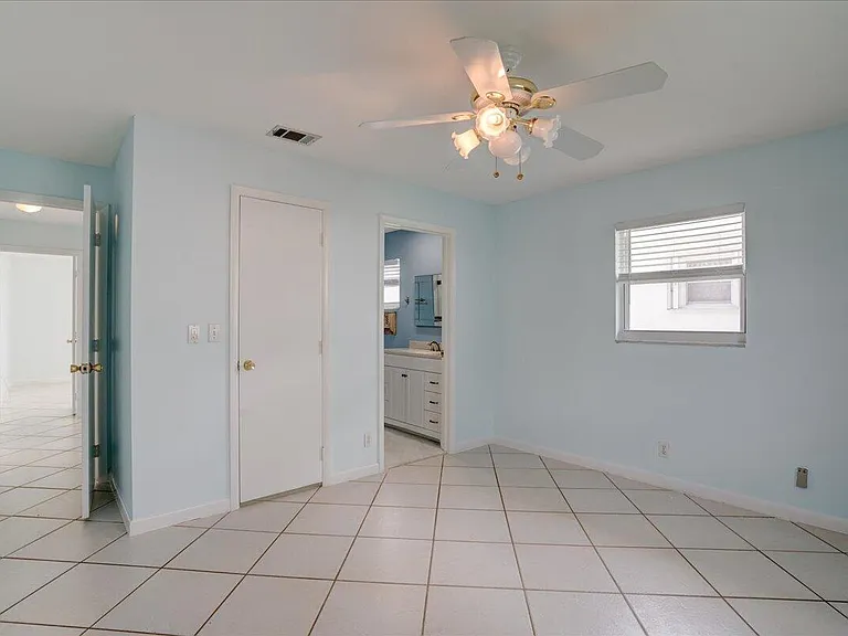 2086 SW 12th Ave — Photo 24