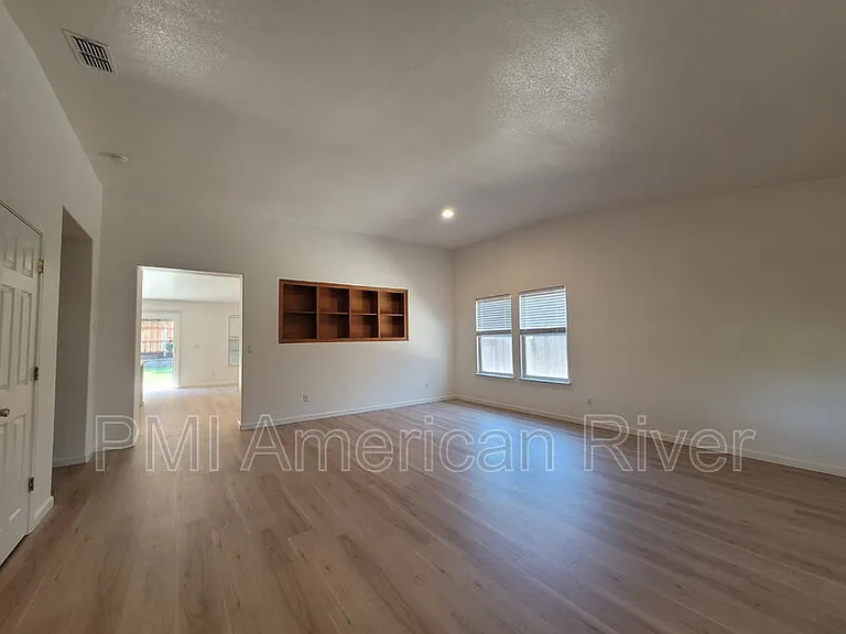 4405 Dusham Cir — Photo 3