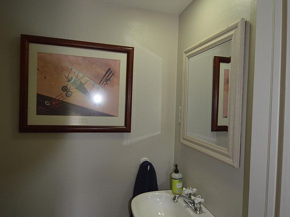 3rd image of 527 N Gilpin St