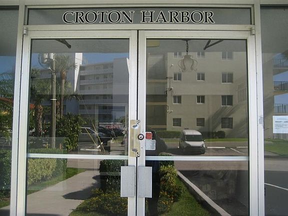 5th image of 301 Croton Ave APT 309