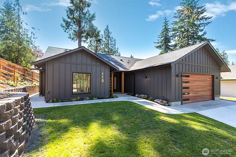 2nd image of 110 Hogans Vista