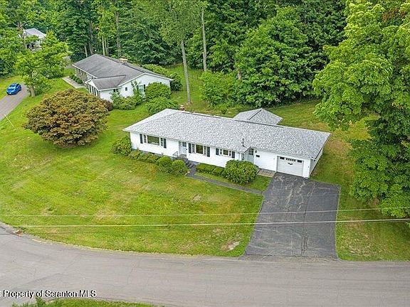 3rd image of 27 Ridge St