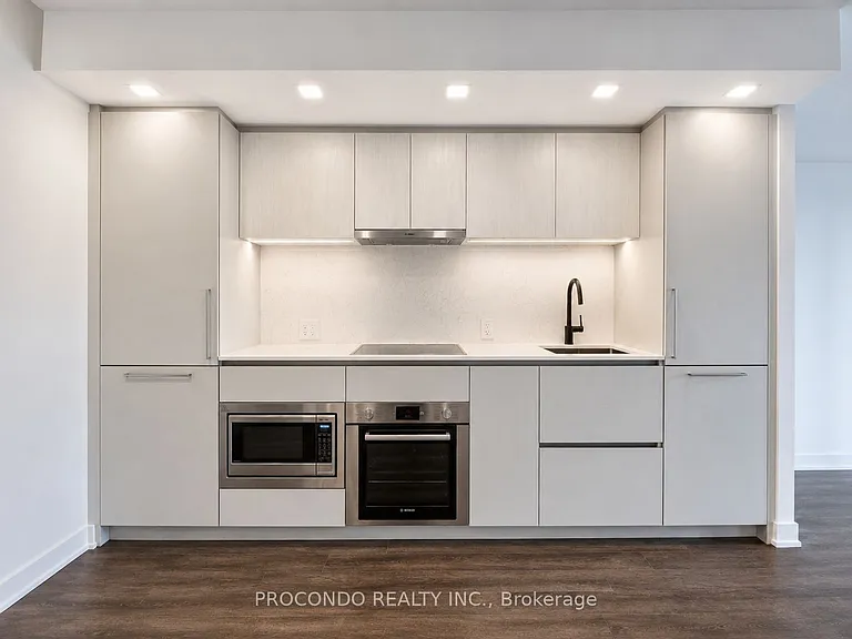 609 Sherbourne St #606 — Photo 2