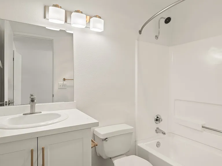 Terre at E Bradley — Photo 12