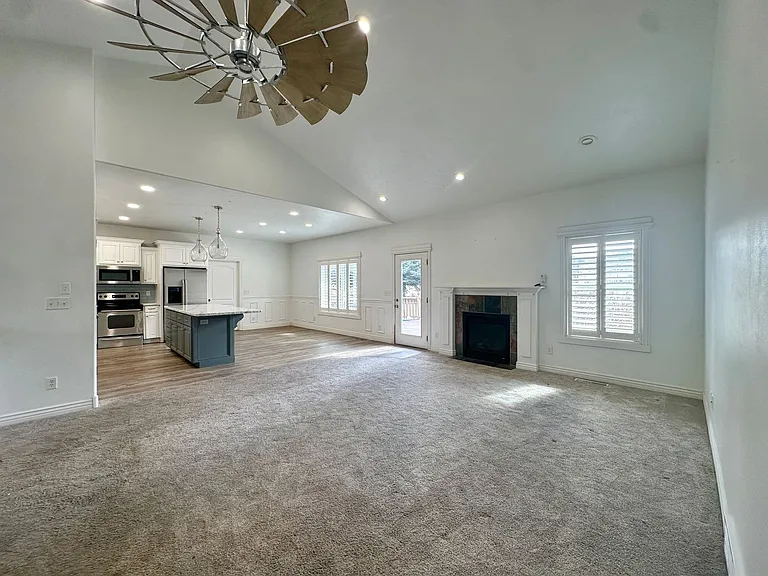 624 Centennial Loop — Photo 4