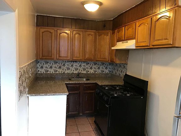 5th image of 7118 Lynford St