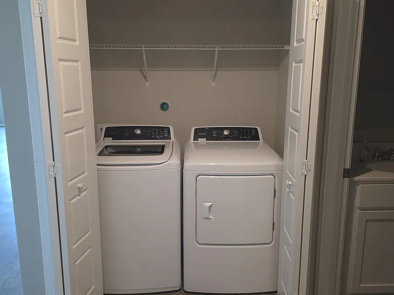 1124 Whitneyway Ln — Photo 9
