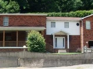 3043 Old Logan Rd, Logan, WV 25601