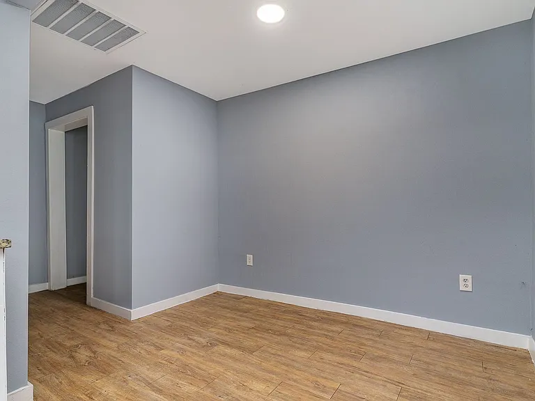 4621 Owenwood Ave — Photo 14