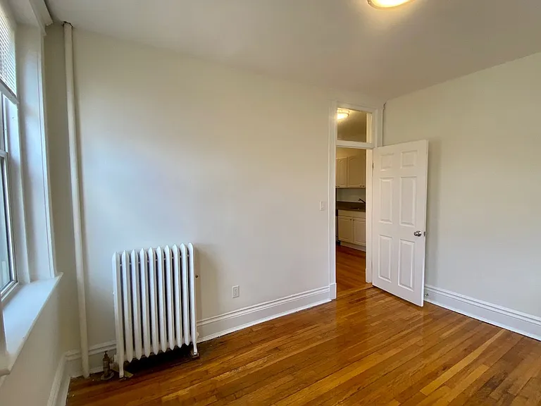 12 Camelot Ct #15R — Photo 30