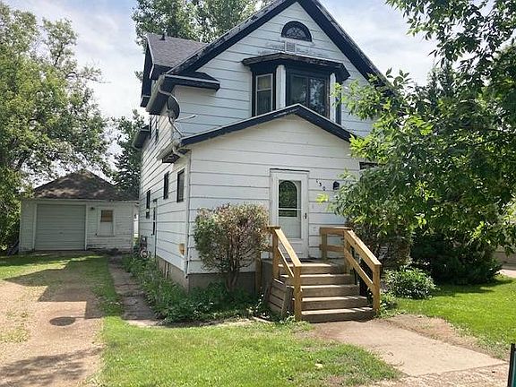 2nd image of 130 Main Ave N