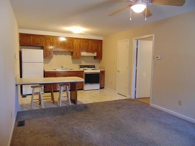 2nd image of 1511 W Knollwood Cir APT D