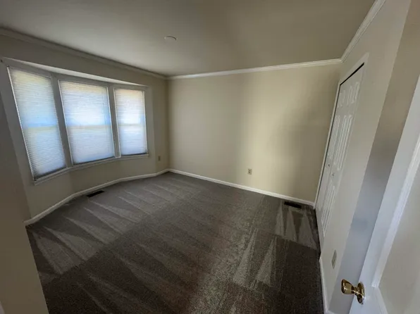 11954 Holly View Dr, Woodbridge, VA 22192